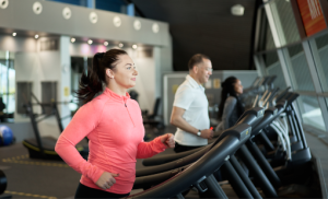 lady running on the tredmill